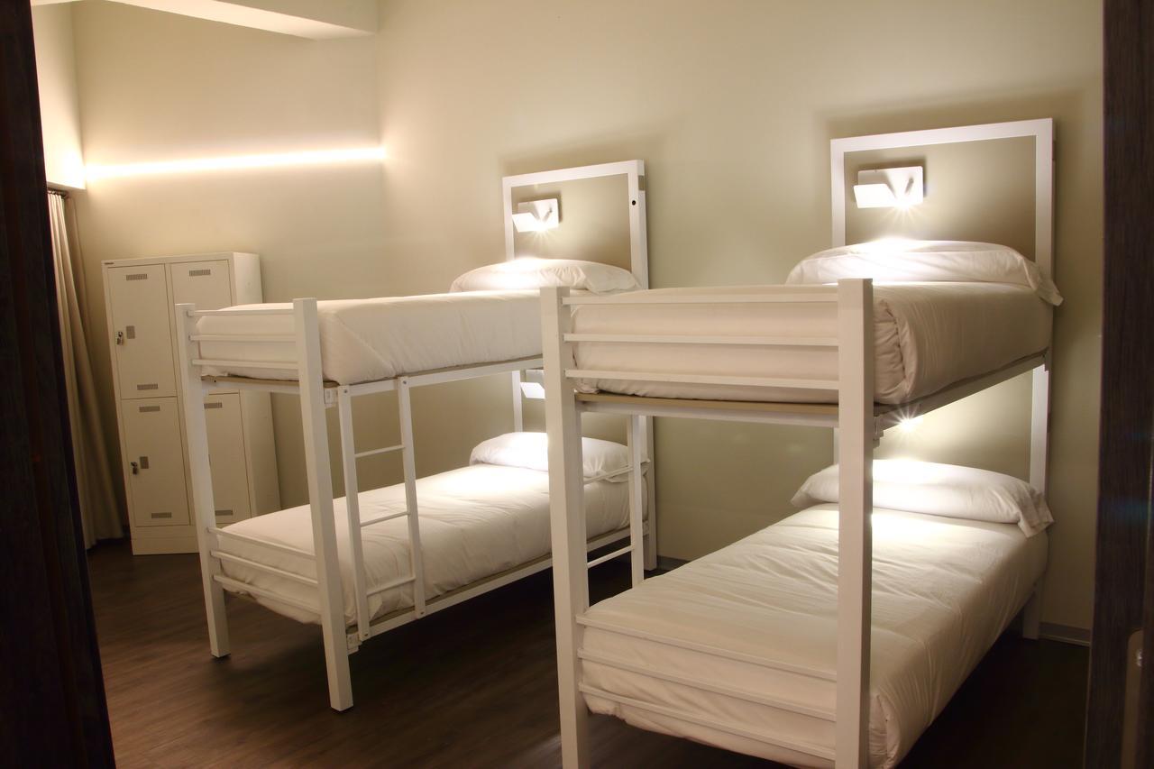 Poshtel Bilbao - Premium Hostel Exterior photo